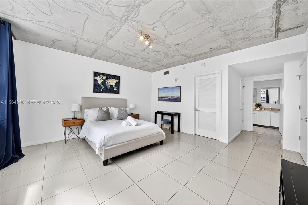 For Sale: $634,900 (2 beds, 2 baths, 1189 Square Feet)