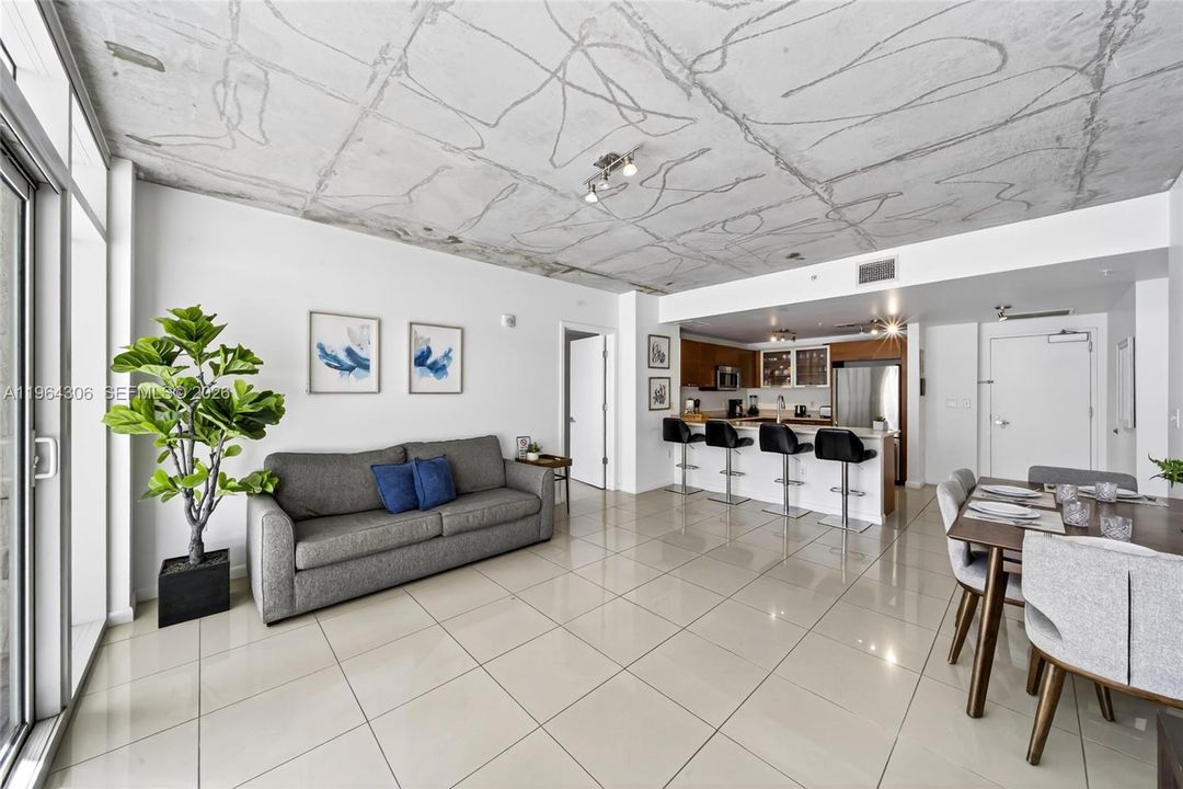 For Sale: $634,900 (2 beds, 2 baths, 1189 Square Feet)