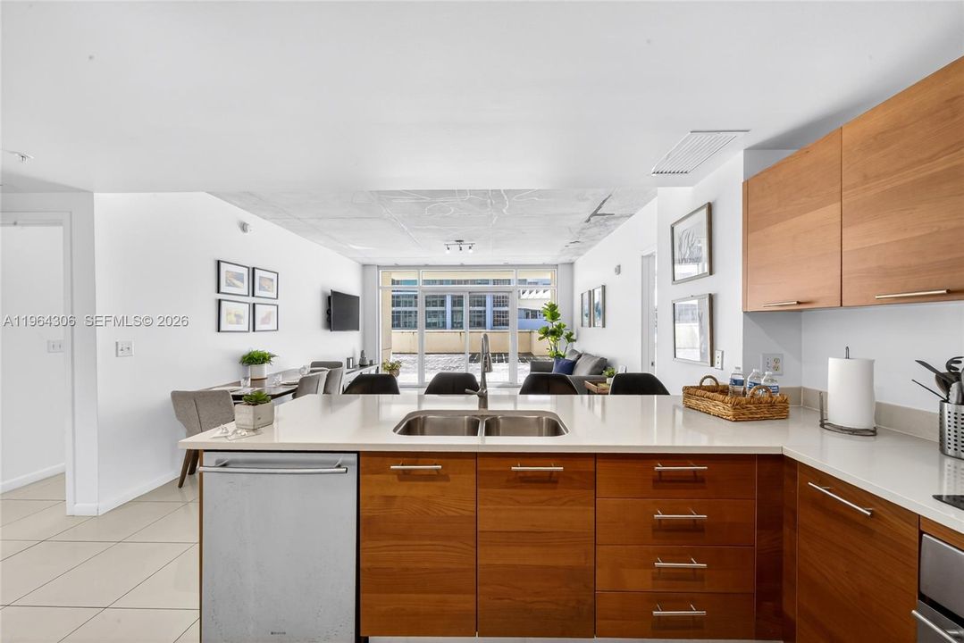 For Sale: $634,900 (2 beds, 2 baths, 1189 Square Feet)