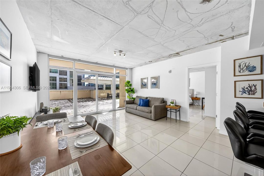 For Sale: $634,900 (2 beds, 2 baths, 1189 Square Feet)