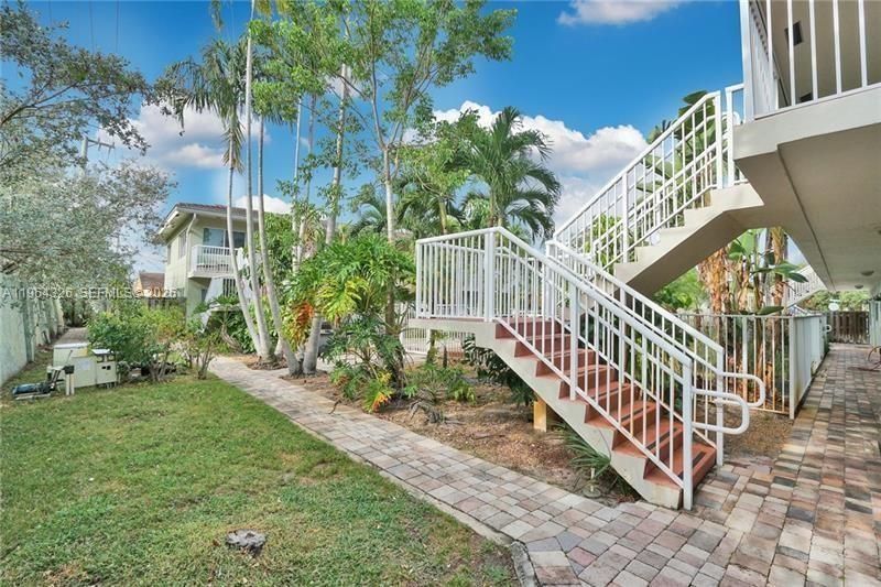 На продажу: $229,000 (2 спален, 1 ванн, 772 Квадратных фут)