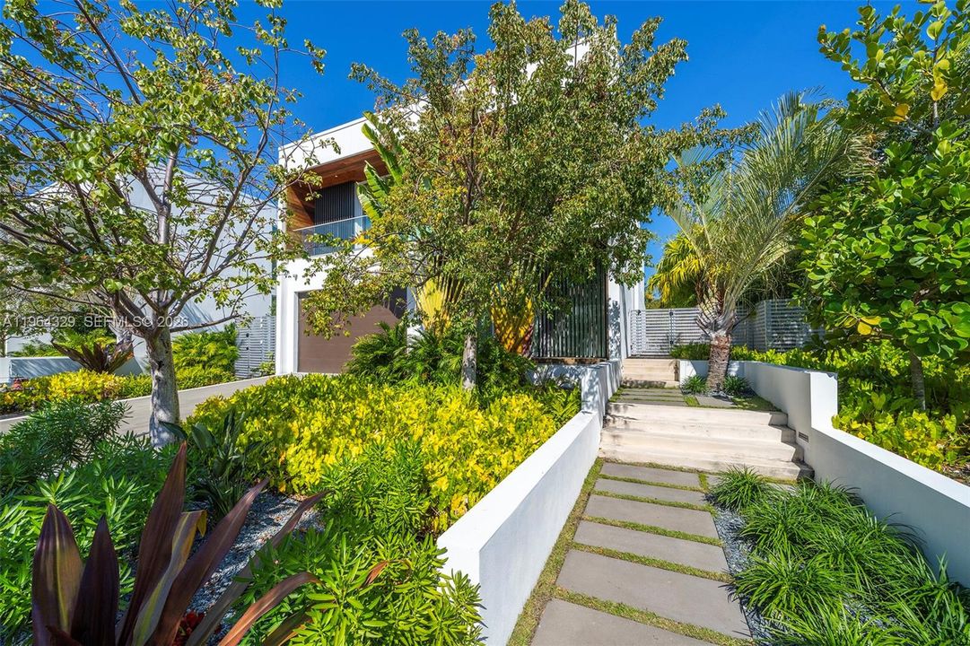 For Sale: $9,249,000 (4 beds, 5 baths, 4257 Square Feet)