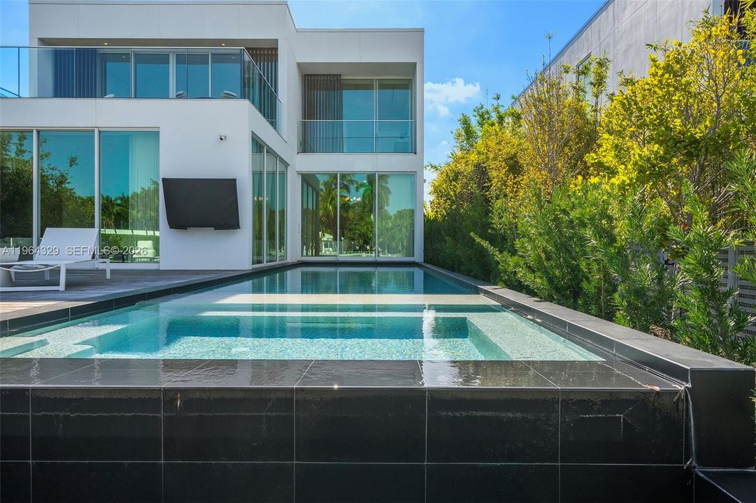 For Sale: $9,249,000 (4 beds, 5 baths, 4257 Square Feet)