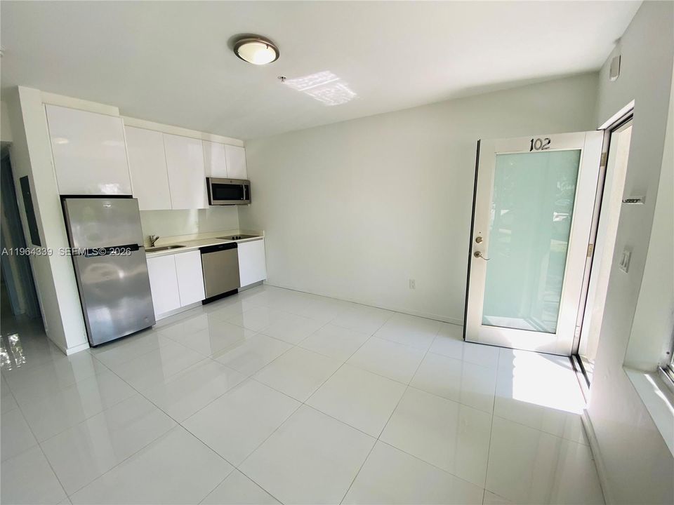 На продажу: $235,000 (1 спален, 1 ванн, 410 Квадратных фут)