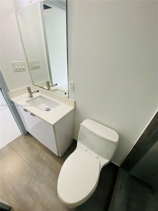 На продажу: $235,000 (1 спален, 1 ванн, 410 Квадратных фут)