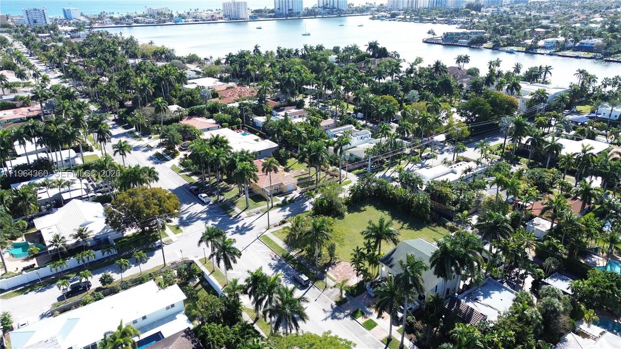 For Sale: $1,990,000 (0.30 acres)
