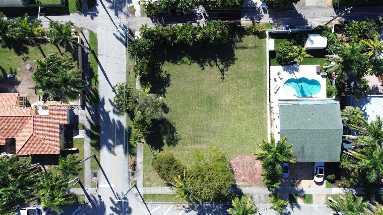 For Sale: $1,990,000 (0.30 acres)