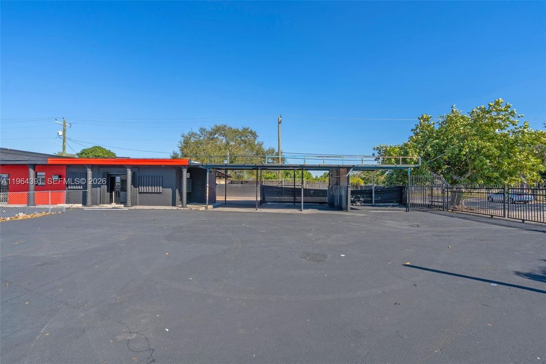 В аренду: $10,800 (0 спален, 0 ванн, 0 Квадратных фут)