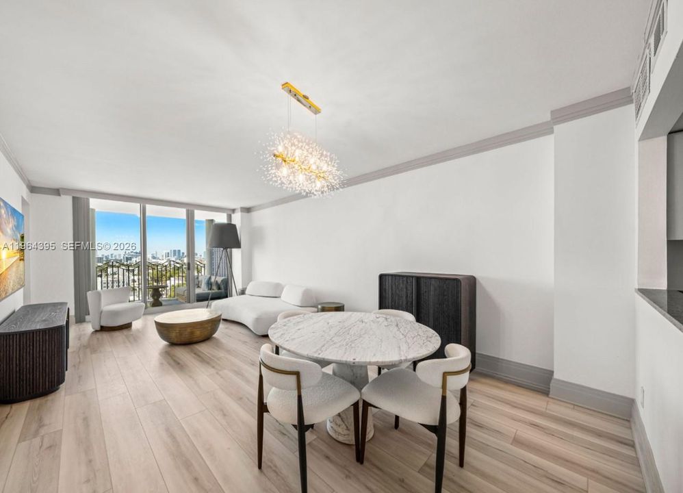 En Venta: $1,425,000 (1 camas, 2 baños, 940 Pies cuadrados)