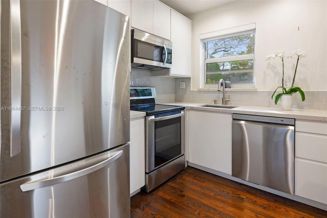 Недавно продано: $342,000 (1 спален, 1 ванн, 665 Квадратных фут)