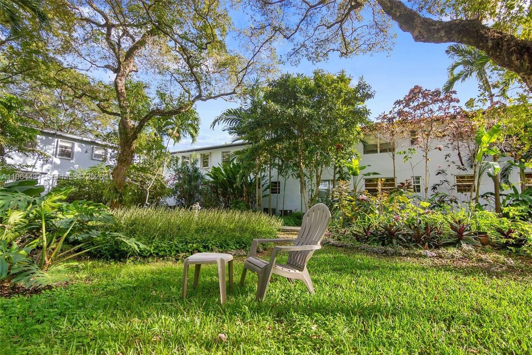 Недавно продано: $342,000 (1 спален, 1 ванн, 665 Квадратных фут)