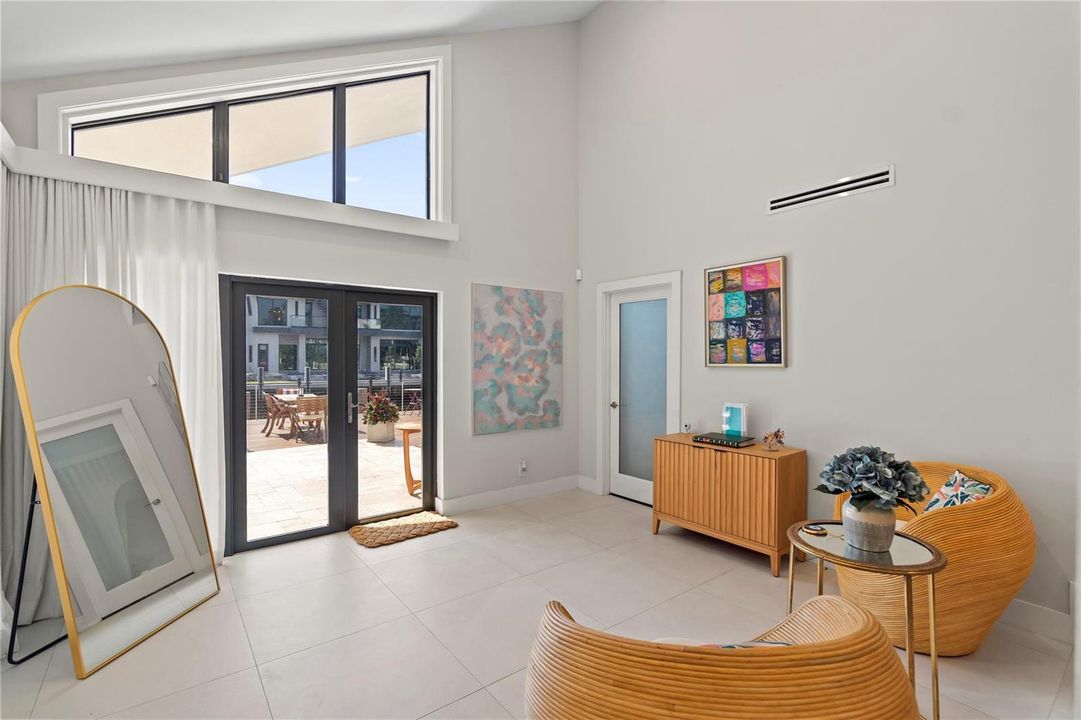 OPEN LIVING AREA