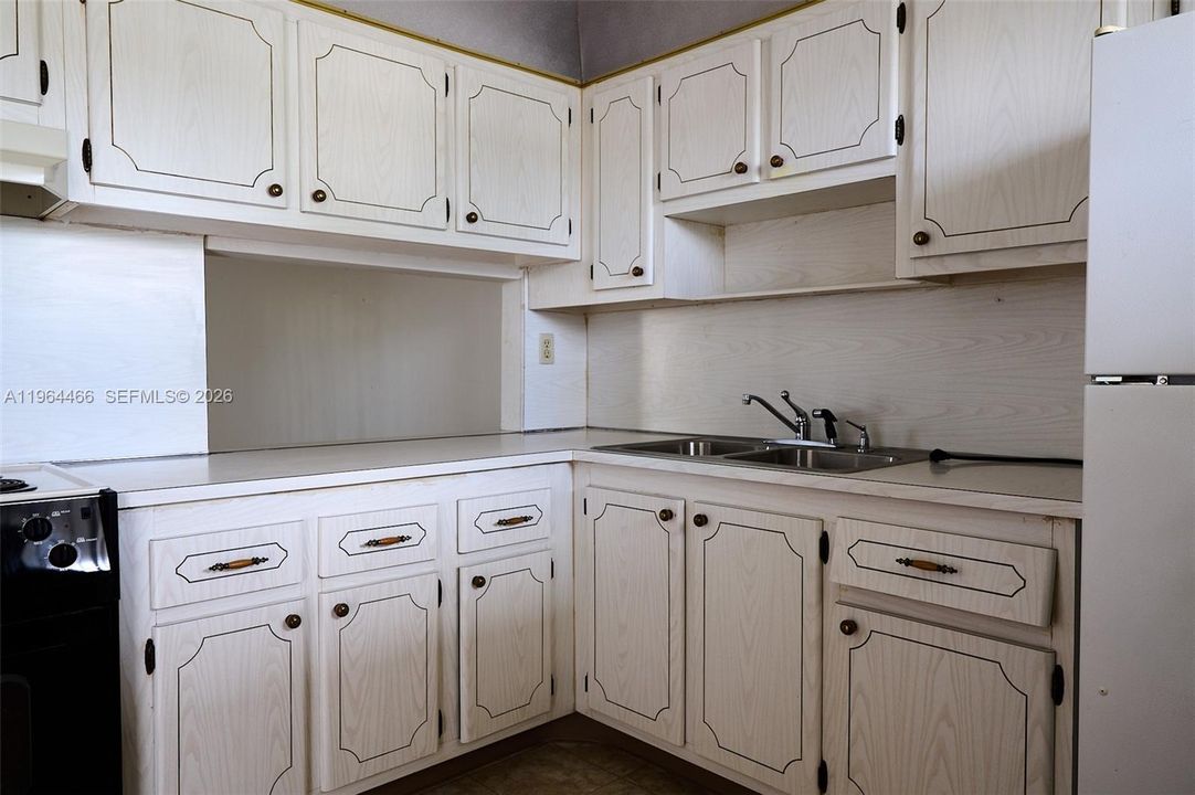 Vendido Recientemente: $25,000 (2 camas, 1 baños, 894 Pies cuadrados)