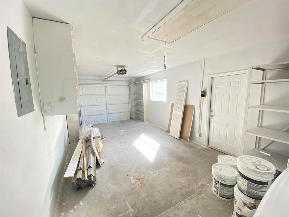 GARAGE