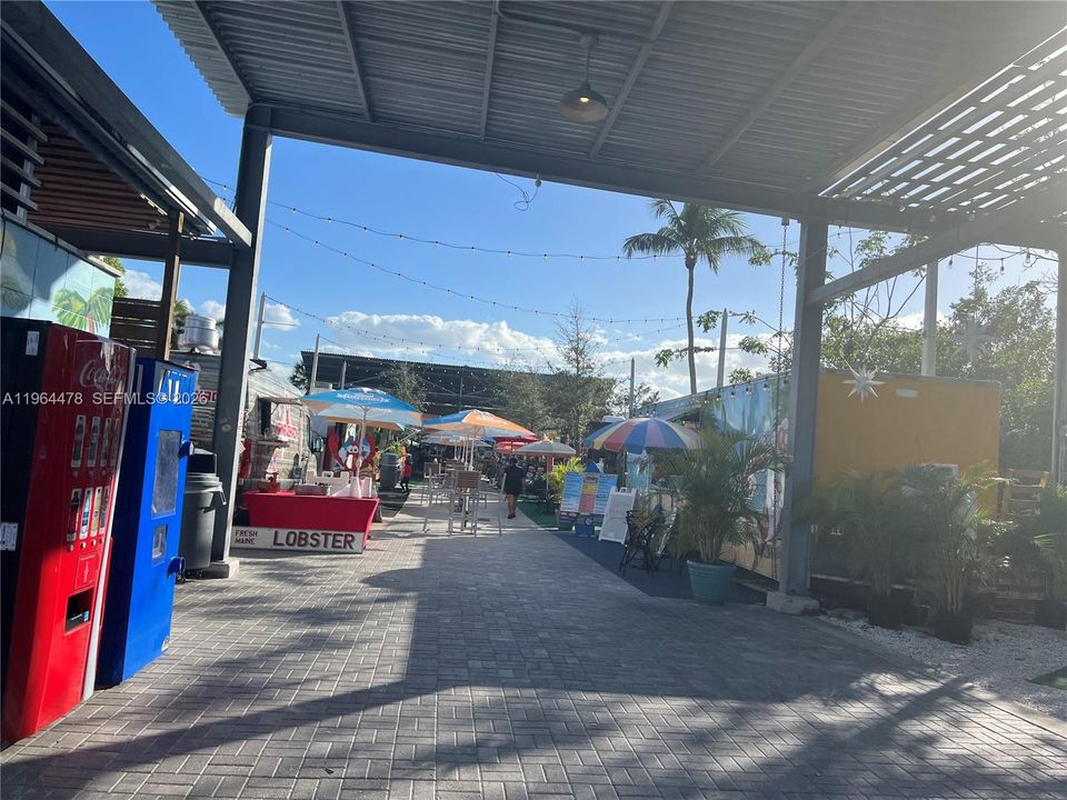 Restaurants just 5 to 10 minutes from the lot.