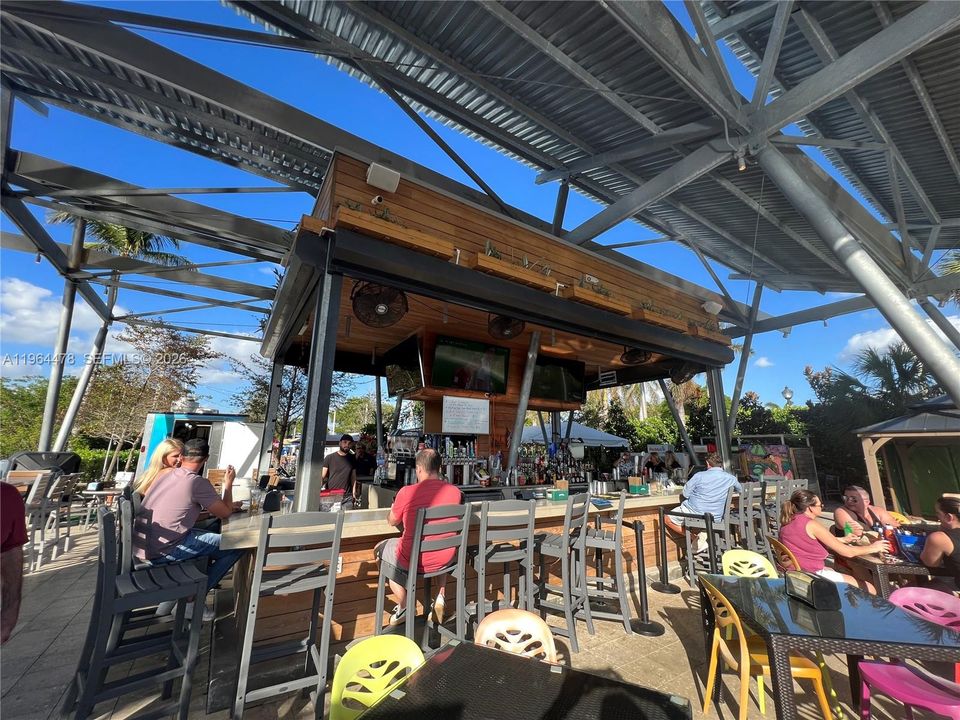 Restaurants just 5 to 10 minutes from the lot.