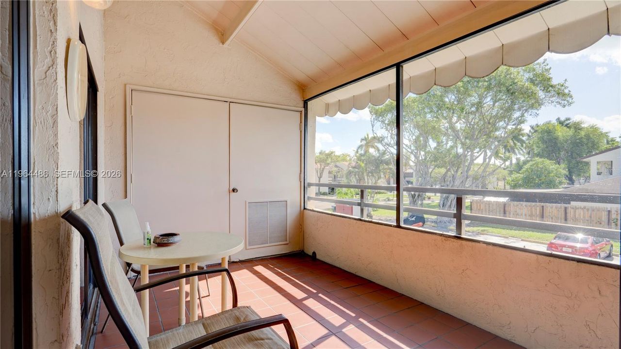 Vendido Recientemente: $209,500 (2 camas, 2 baños, 978 Pies cuadrados)