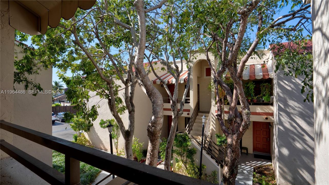Vendido Recientemente: $209,500 (2 camas, 2 baños, 978 Pies cuadrados)