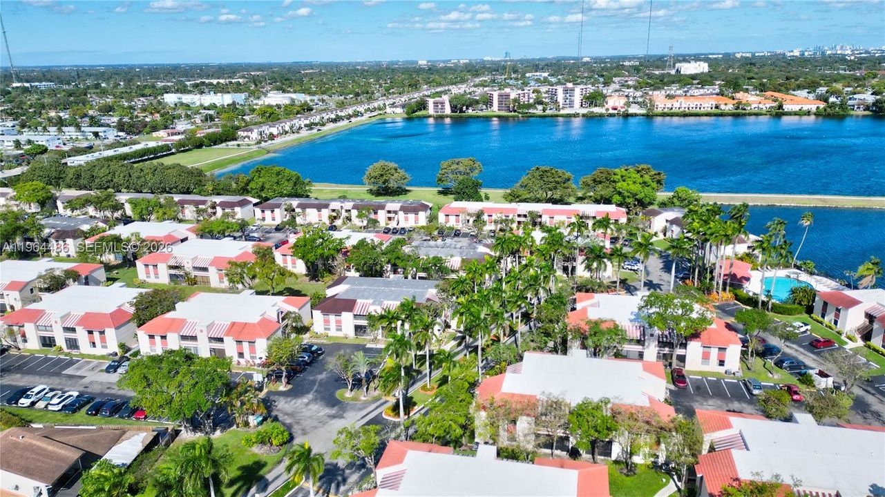 Vendido Recientemente: $209,500 (2 camas, 2 baños, 978 Pies cuadrados)