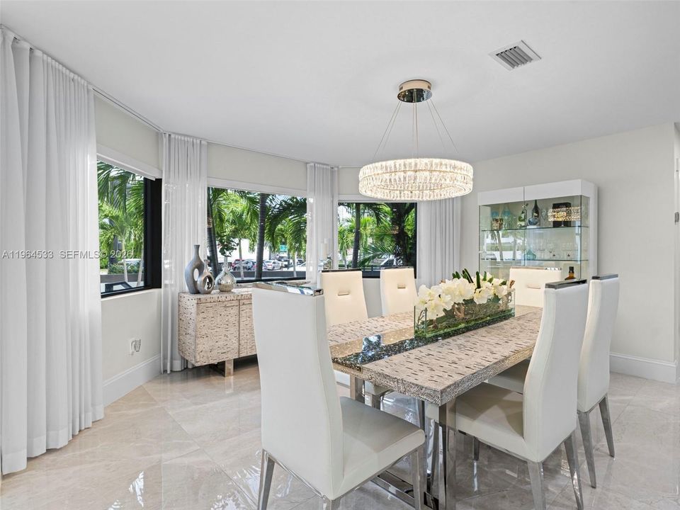 For Sale: $5,549,990 (4 beds, 3 baths, 3673 Square Feet)