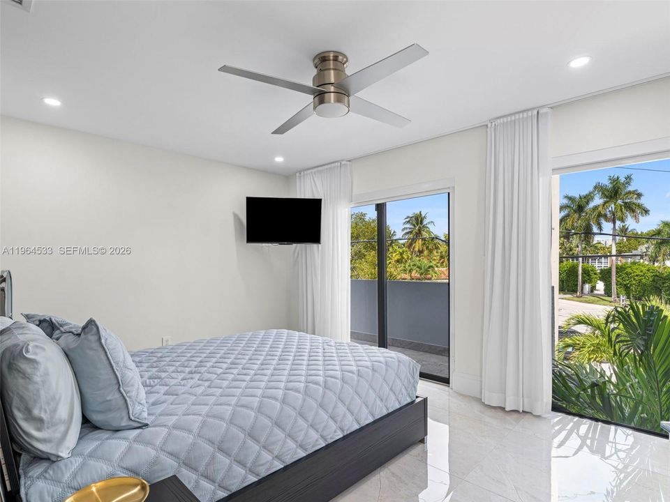 For Sale: $5,549,990 (4 beds, 3 baths, 3673 Square Feet)