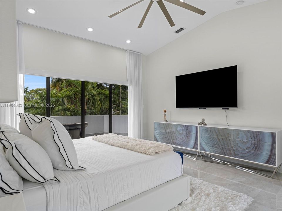 For Sale: $5,549,990 (4 beds, 3 baths, 3673 Square Feet)