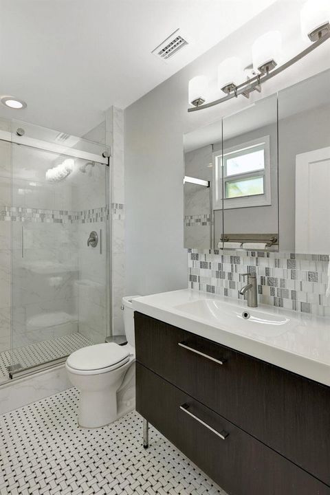 Primary bath