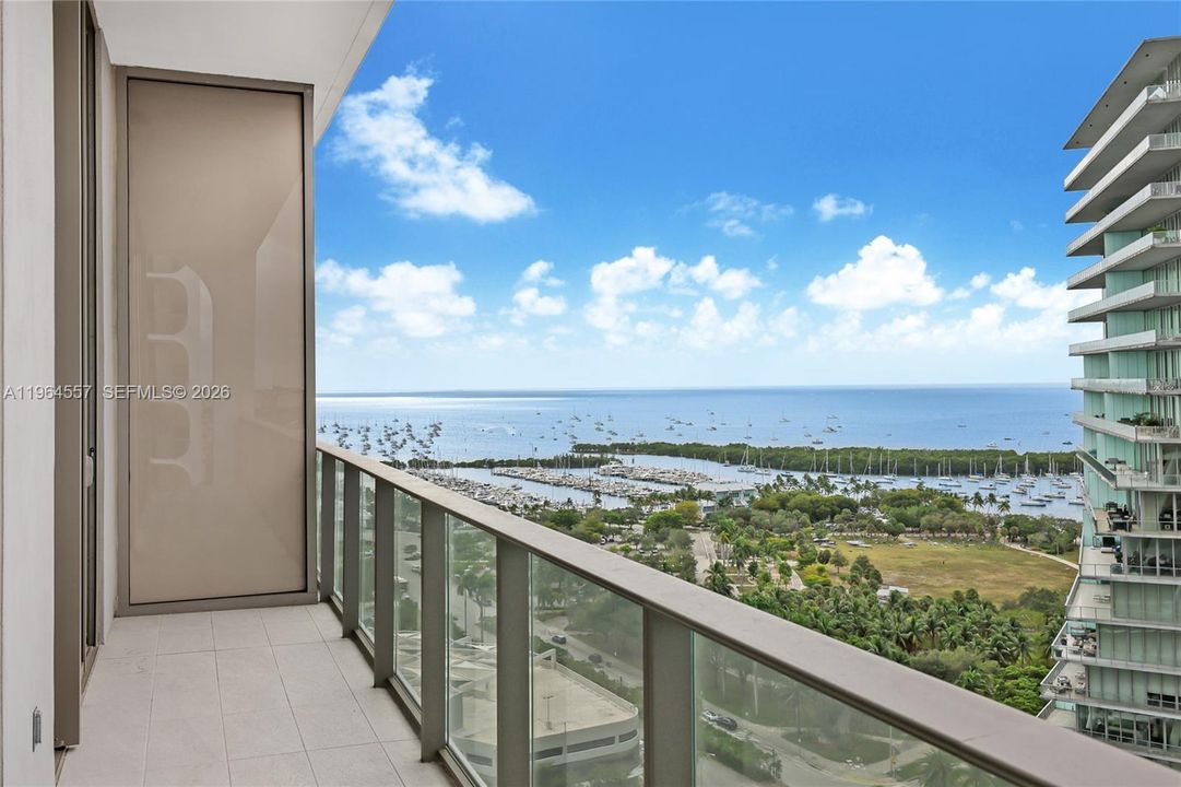 For Sale: $1,950,000 (2 beds, 2 baths, 905 Square Feet)