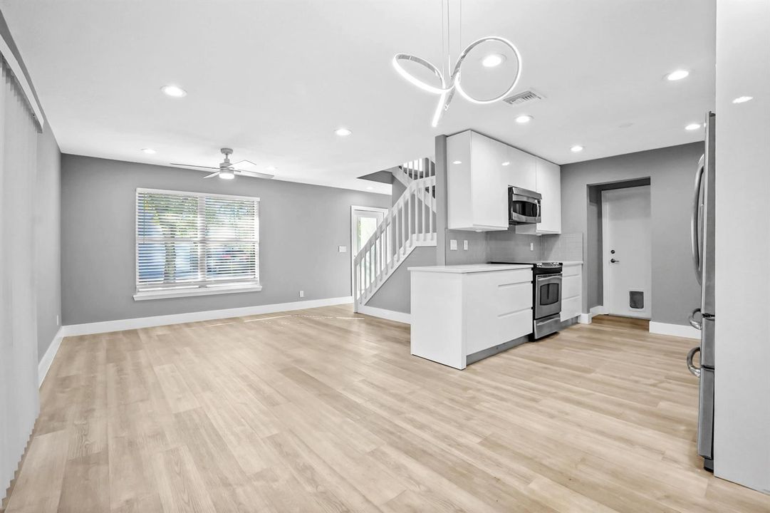 11 Dining Room 01