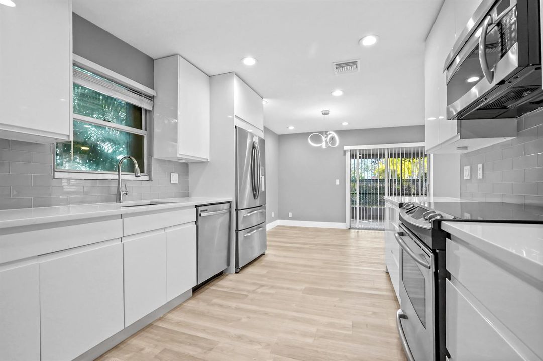 10 Kitchen 04