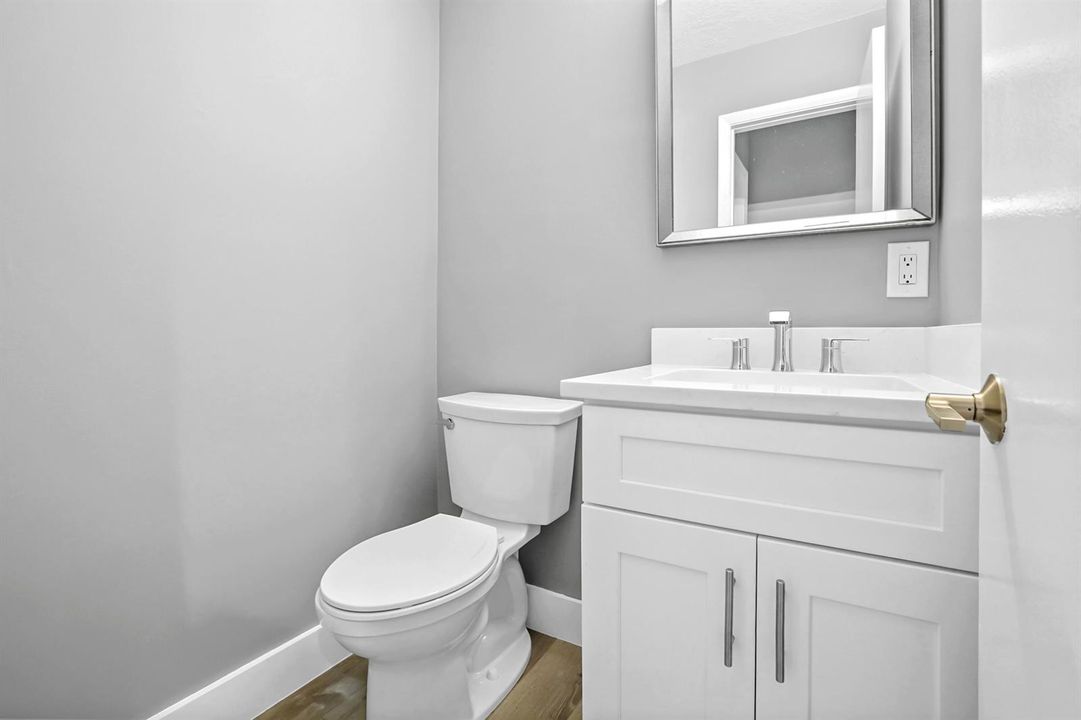 13 Bathroom 01