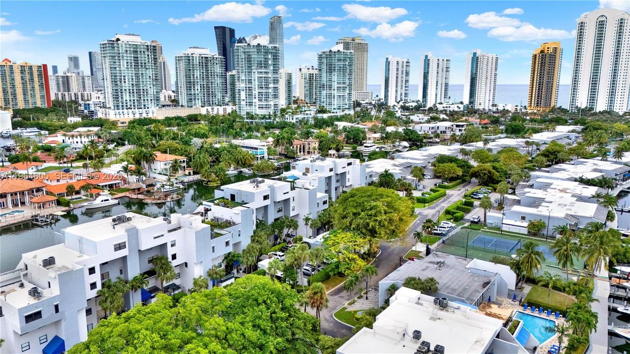 На продажу: $725,000 (2 спален, 2 ванн, 2220 Квадратных фут)