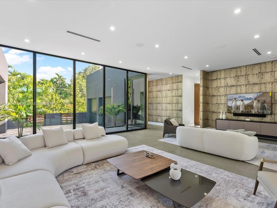 For Rent: $50,000 (5 beds, 5 baths, 0 Square Feet)