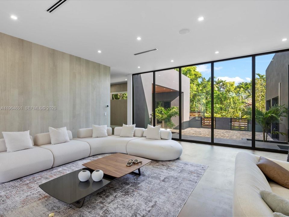 For Rent: $50,000 (5 beds, 5 baths, 0 Square Feet)
