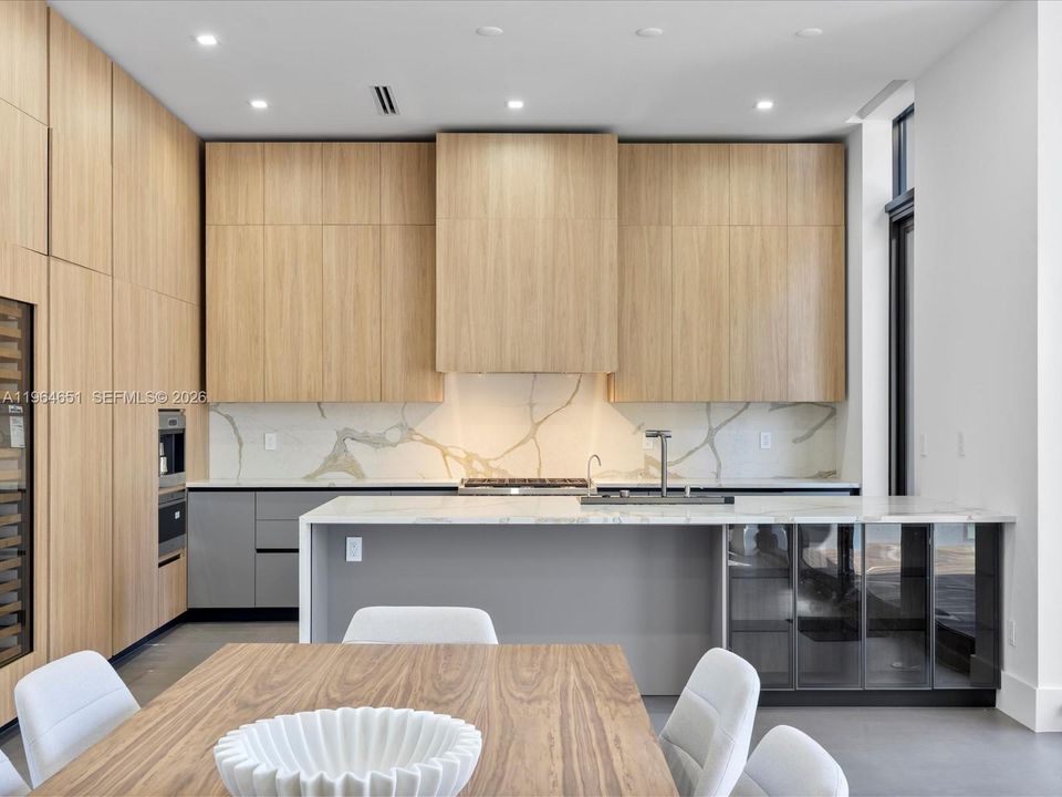For Rent: $50,000 (5 beds, 5 baths, 0 Square Feet)