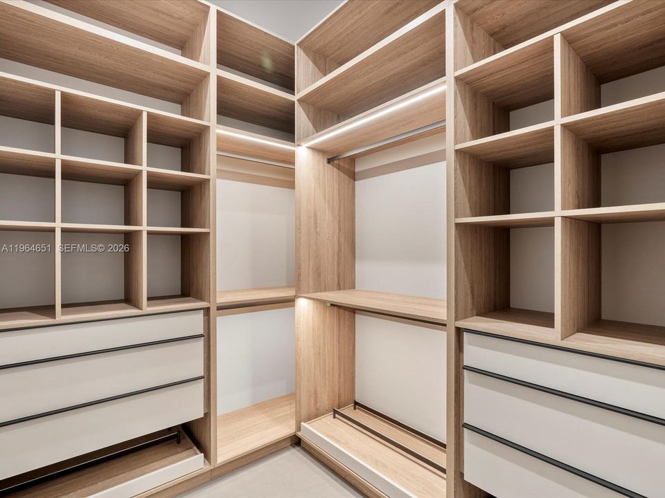 For Rent: $50,000 (5 beds, 5 baths, 0 Square Feet)