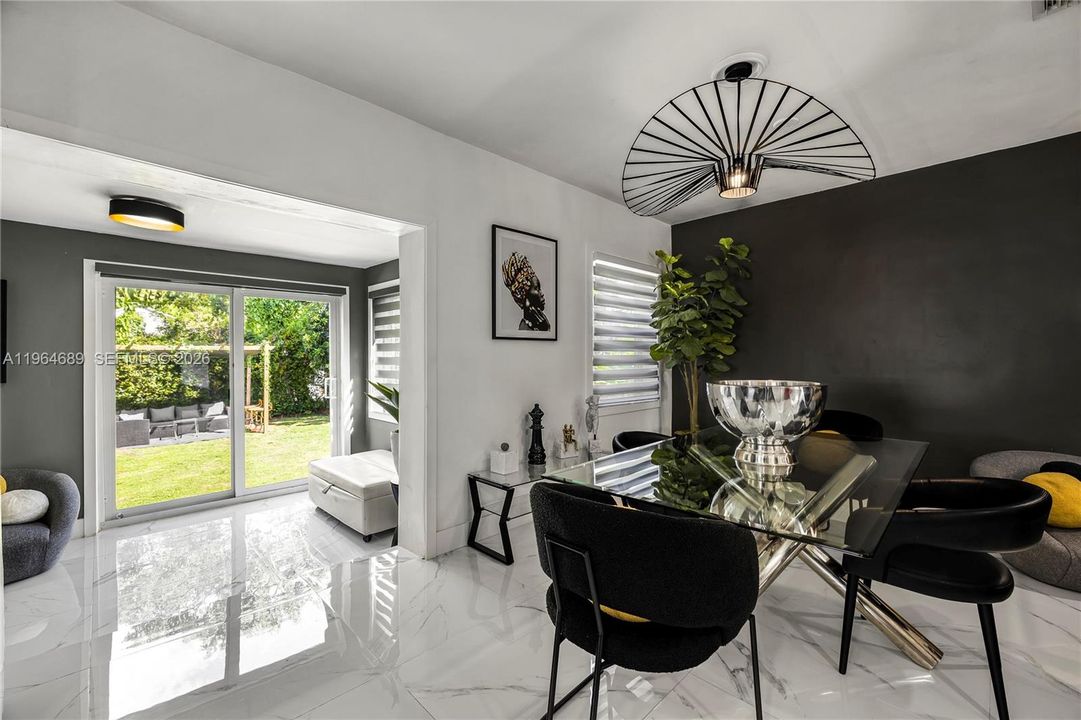 For Sale: $1,050,000 (3 beds, 3 baths, 1573 Square Feet)