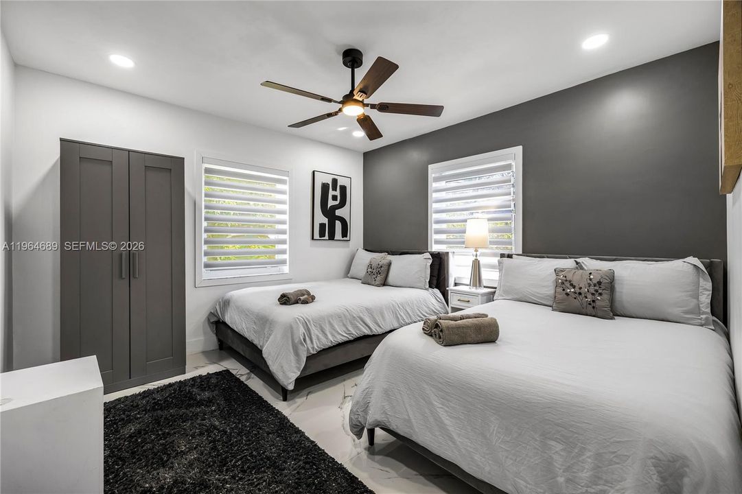 For Sale: $1,050,000 (3 beds, 3 baths, 1573 Square Feet)