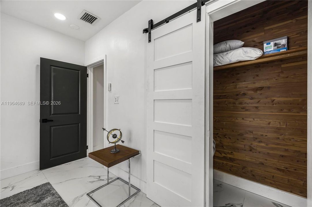 For Sale: $1,050,000 (3 beds, 3 baths, 1573 Square Feet)