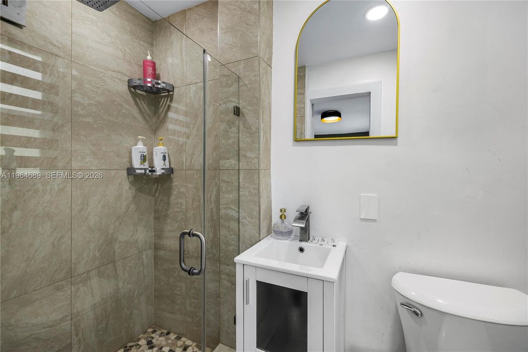 For Sale: $1,050,000 (3 beds, 3 baths, 1573 Square Feet)
