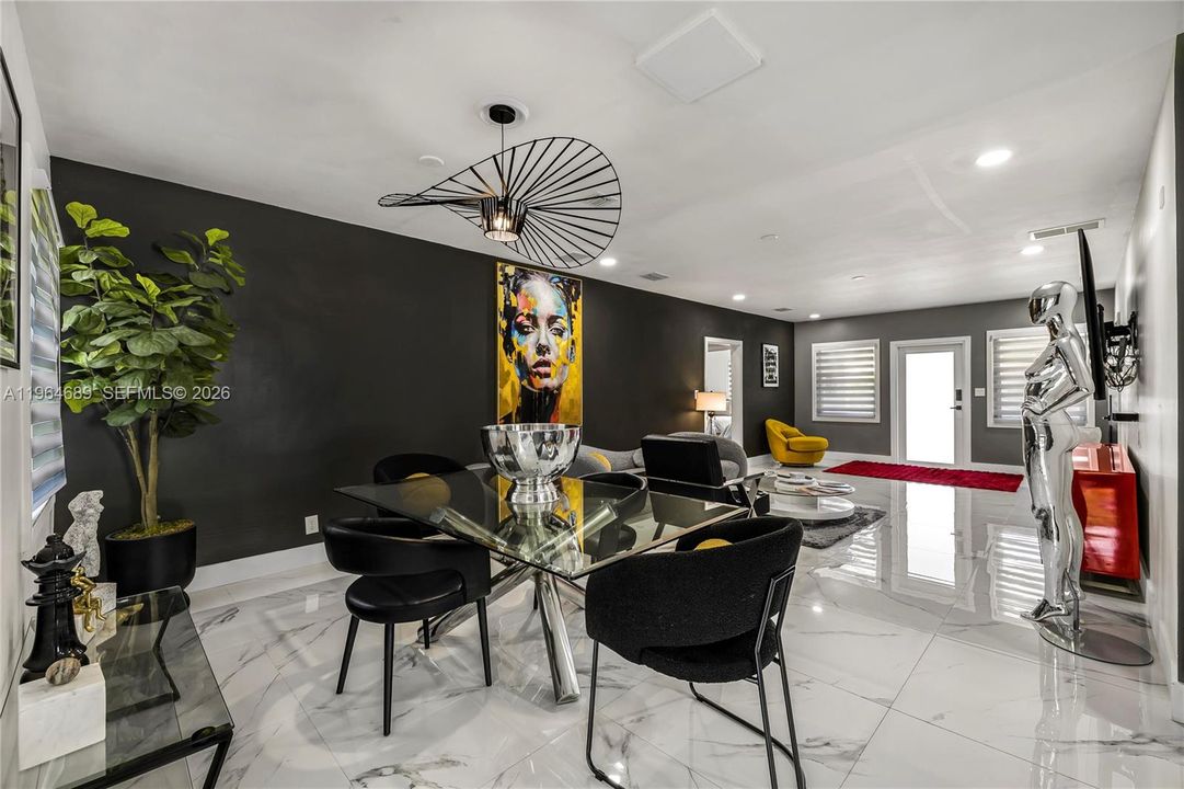 For Sale: $1,050,000 (3 beds, 3 baths, 1573 Square Feet)