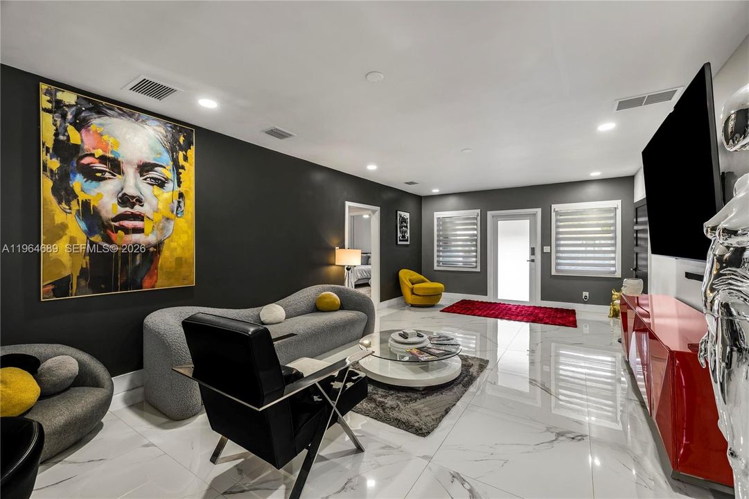 For Sale: $1,050,000 (3 beds, 3 baths, 1573 Square Feet)