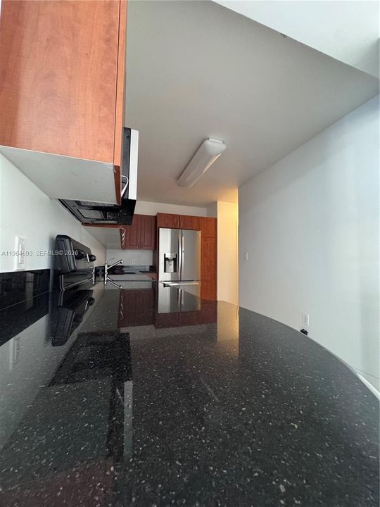 For Sale: $299,900 (1 beds, 1 baths, 934 Square Feet)