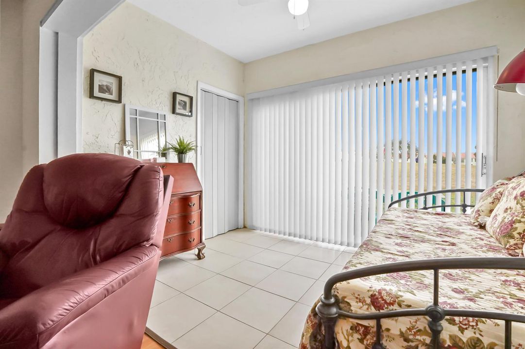 19 family room 01