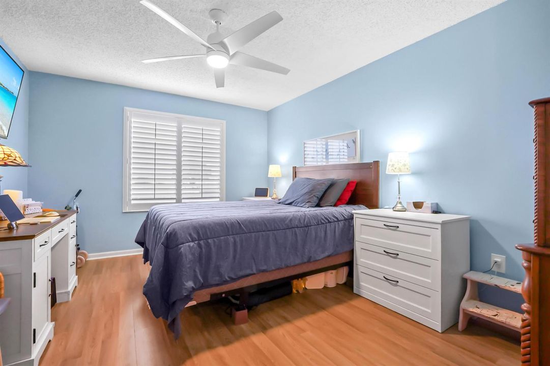 23 bedroom 01