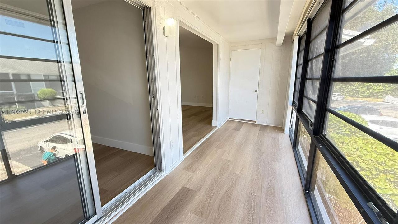 Activo con contrato: $2,300 (2 camas, 2 baños, 870 Pies cuadrados)