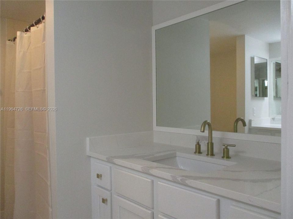 MASTER BATH WITH TWO SINKS