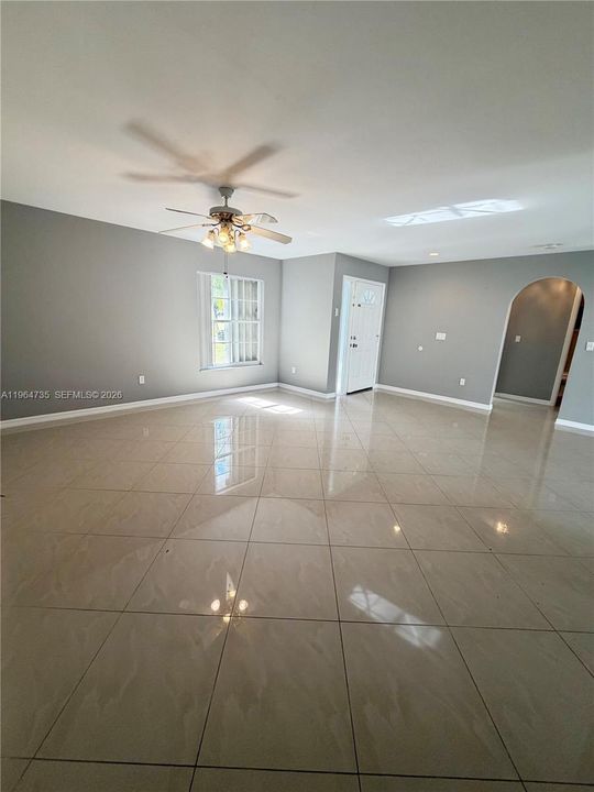 Recently Rented: $2,000 (3 beds, 2 baths, 1314 Square Feet)