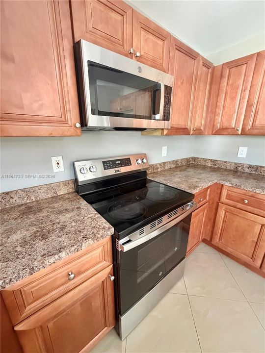 Recently Rented: $2,000 (3 beds, 2 baths, 1314 Square Feet)