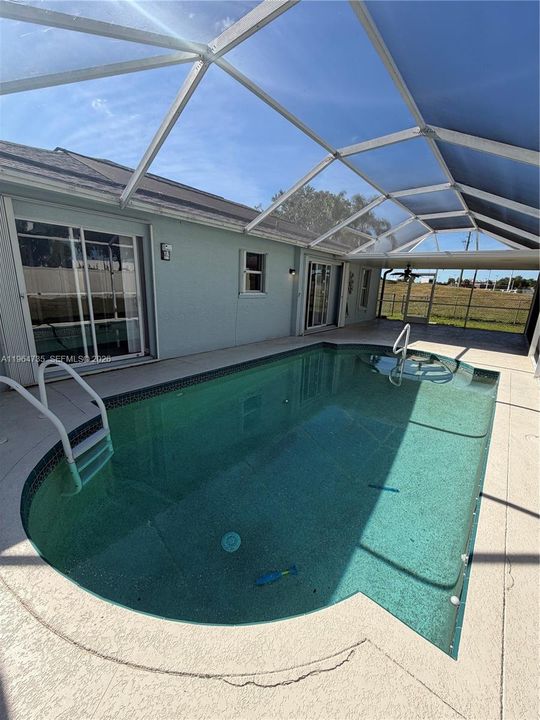 Recently Rented: $2,000 (3 beds, 2 baths, 1314 Square Feet)